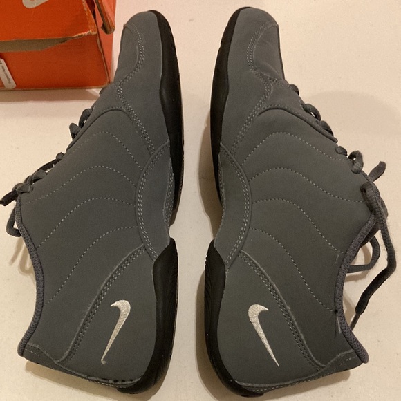 Women’s NIKE MUSIQUE Dance Sneaker w/Turning Circle & Split Sole Sz 6.5-7 - Picture 7 of 7